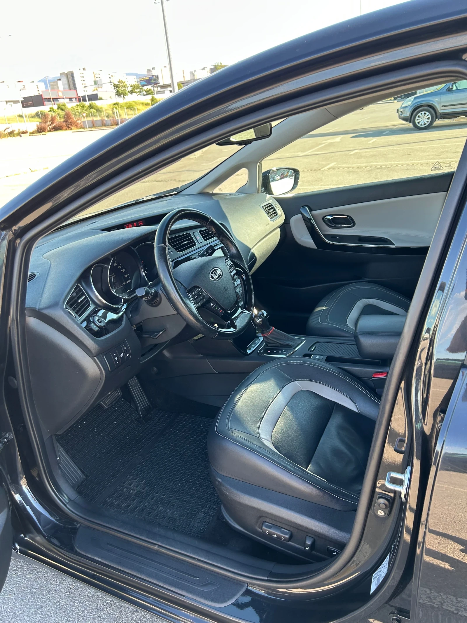 Kia Ceed 1.6, снимка 6 - Автомобили и джипове - 55193040