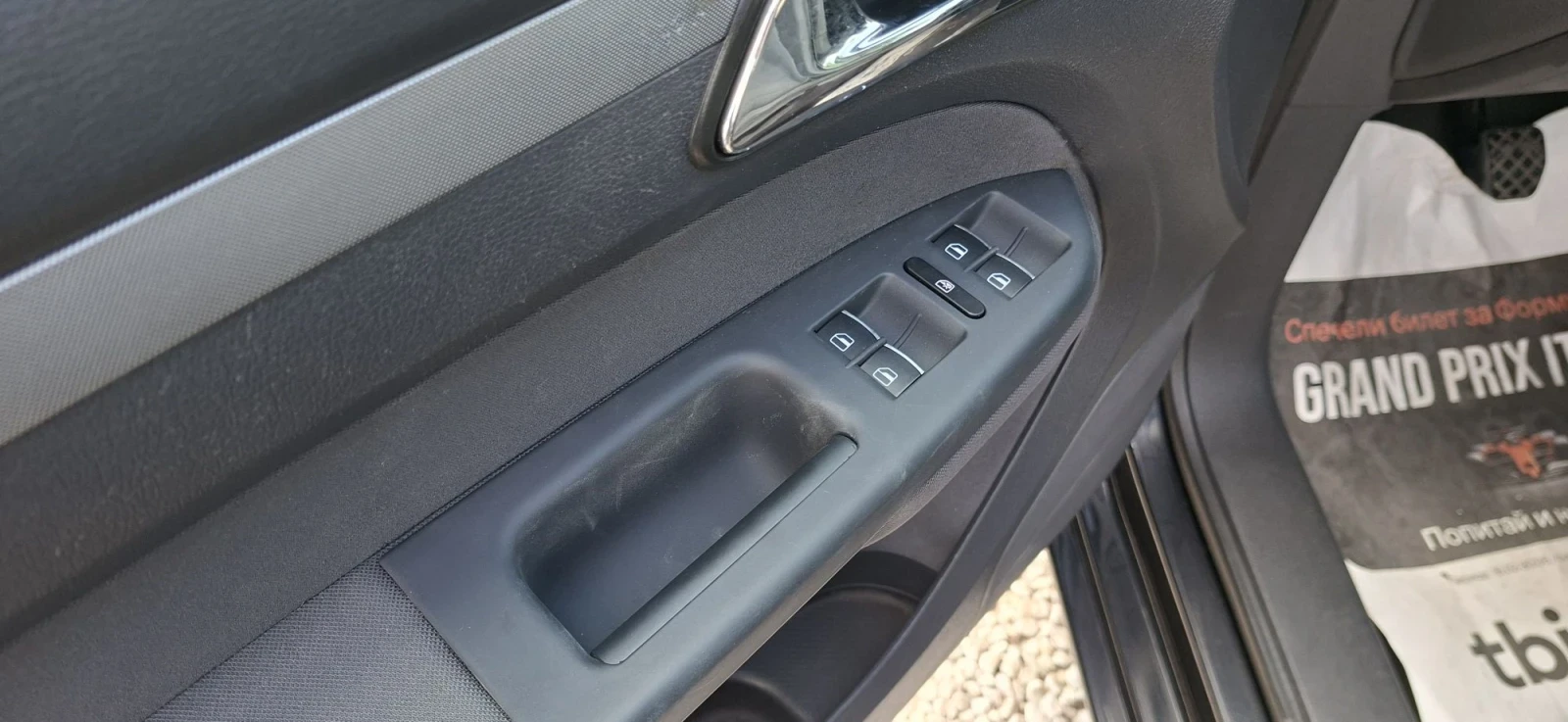 VW Touran 1.9TDI-7 MECTA, снимка 8 - Автомобили и джипове - 55844426