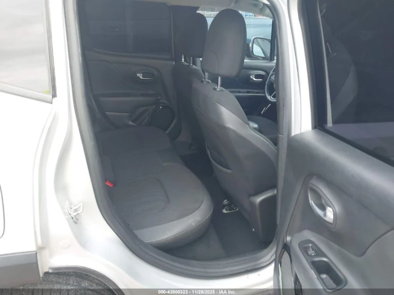 Jeep Renegade ALTITUDE FWD * КРАЙНА ЦЕНА* CARFAX, снимка 8 - Автомобили и джипове - 53400196