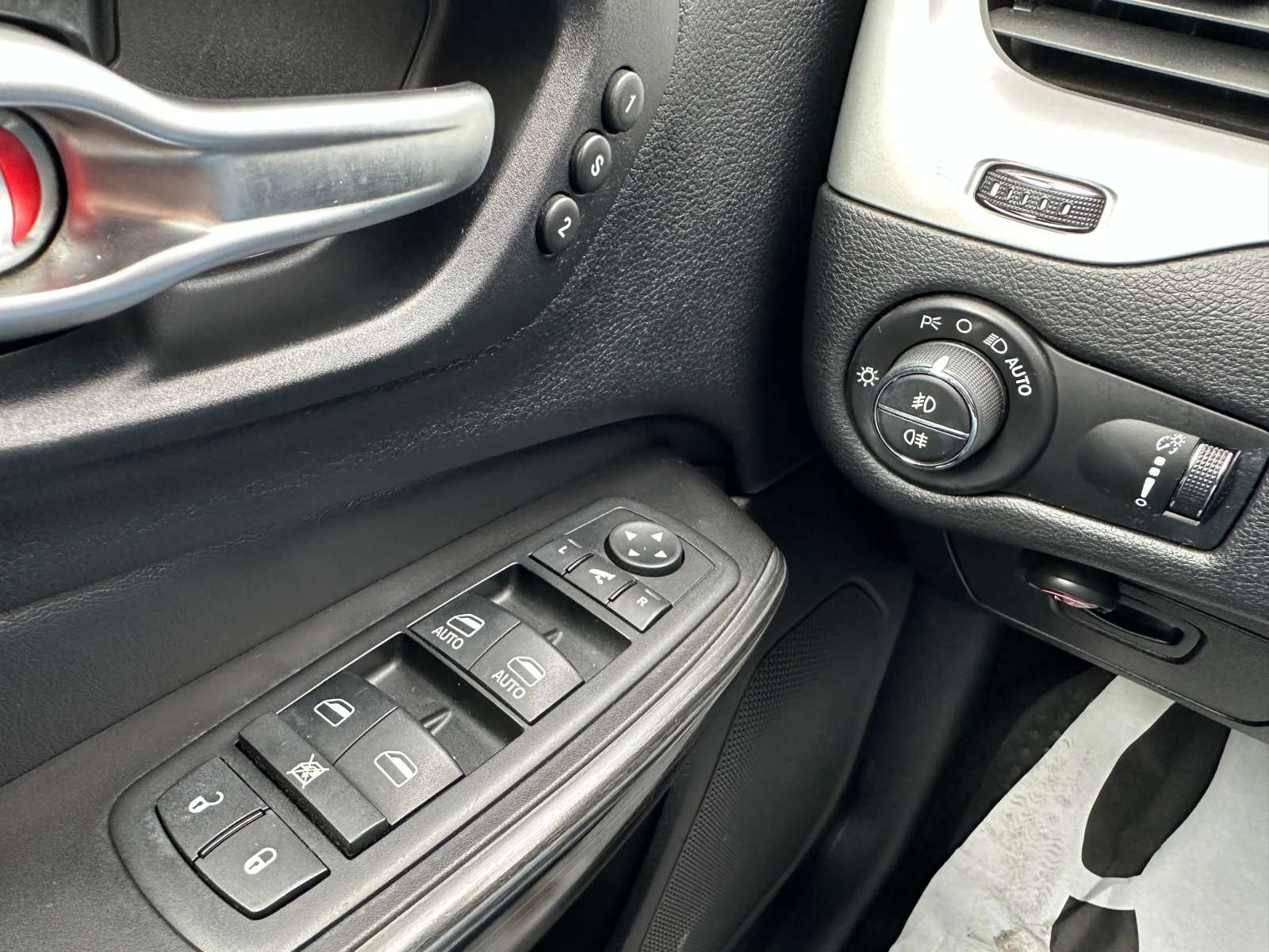 Jeep Cherokee ГАРАНЦИЯ/3.2i 272 к.с. 4x4 | Mobile.bg — изображение 15