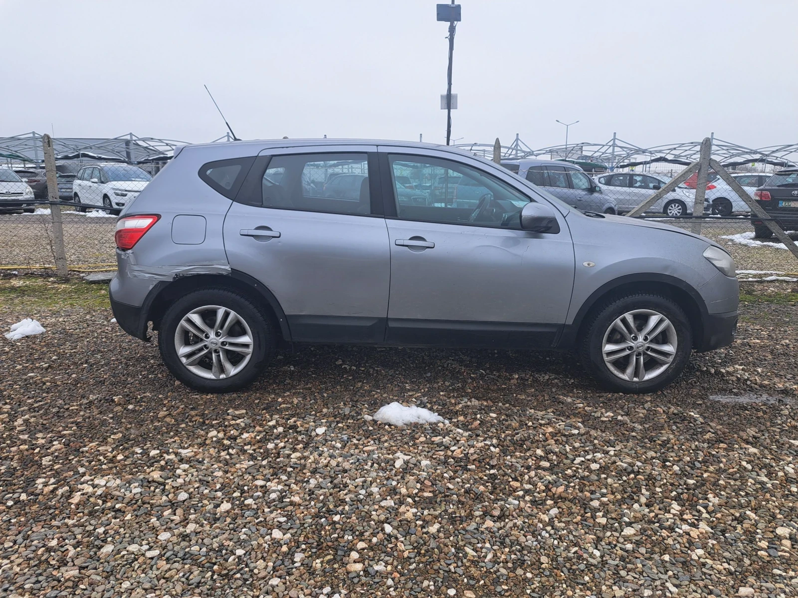 Nissan Qashqai 1.6 автоматик - изображение 3