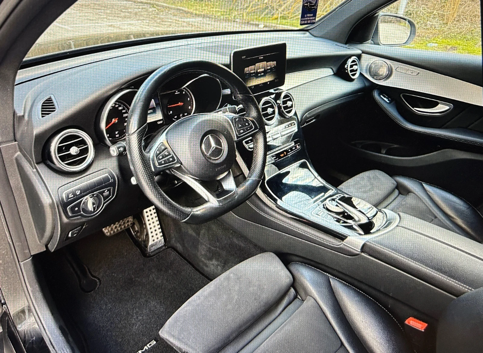 Mercedes-Benz GLC 250 D AMG Coupe 4-MATIC, 181000 км, КАТО НОВ !!!, снимка 4 - Автомобили и джипове - 53819341