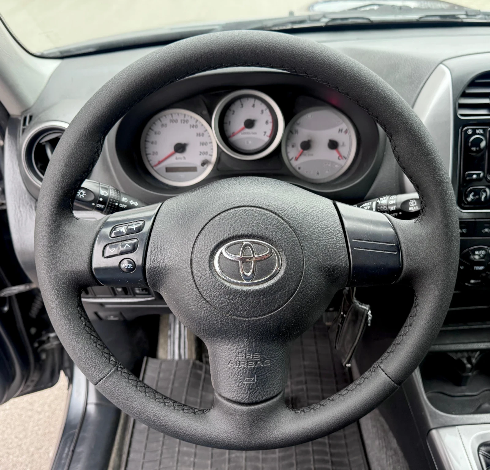 Toyota Rav4 2.0 D4-D/116kc/4х4/ Facelift/Климатроник, снимка 10 - Автомобили и джипове - 53727556