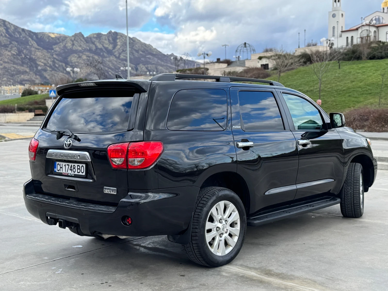 Toyota Sequoia Platinum 5.7i 4x4, снимка 5 - Автомобили и джипове - 55033055