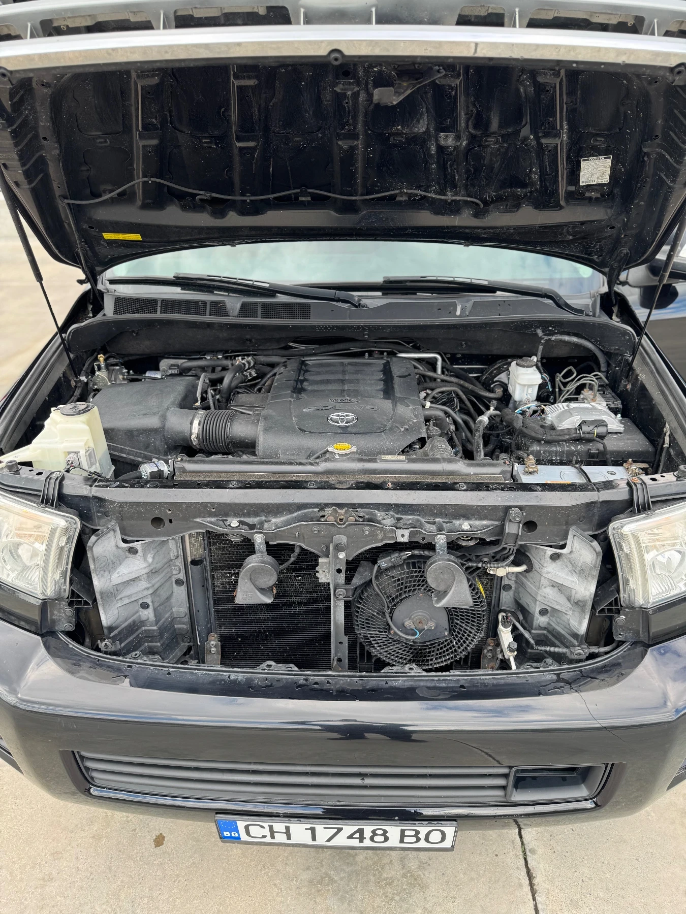 Toyota Sequoia Platinum 5.7i 4x4, снимка 13 - Автомобили и джипове - 55033055