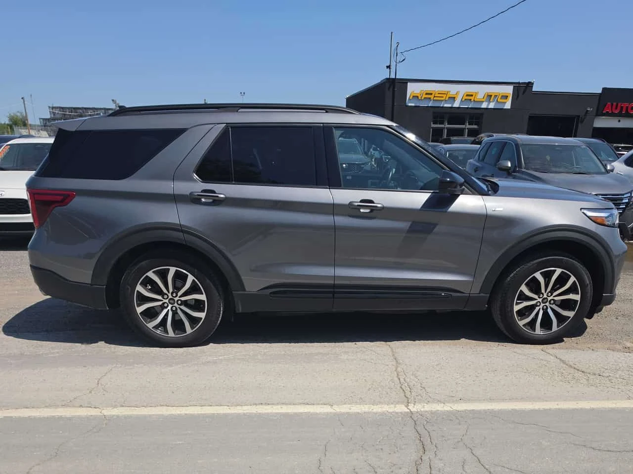 Ford Explorer * ST Line* ЛИЦЕНЗИРАН ДИЛЪР * CARFAX, снимка 3 - Автомобили и джипове - 55579370