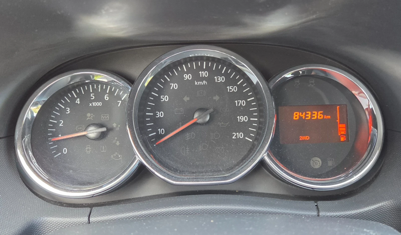 Dacia Duster 4WD/1.6 Бензин, снимка 12 - Автомобили и джипове - 56665422