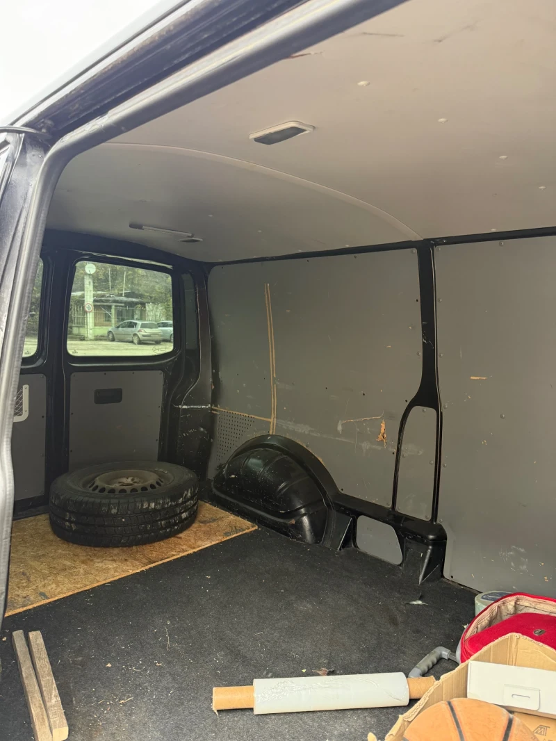 VW T5, снимка 12 - Бусове и автобуси - 52486668