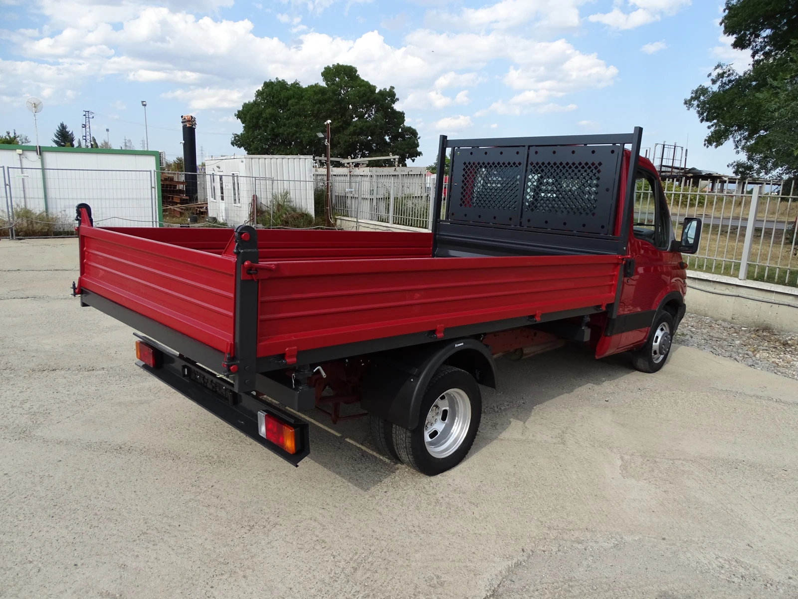 Iveco 35c11 ТРИСТРАНЕН САМОСВАЛ/ ВНОС ОТ ШВЕЙЦАРИЯ, снимка 13 - Бусове и автобуси - 55928557