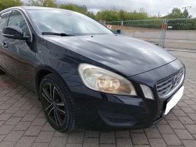 Volvo V60 D4 Momentum, снимка 2