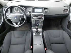 Volvo V60 D4 Momentum, снимка 6