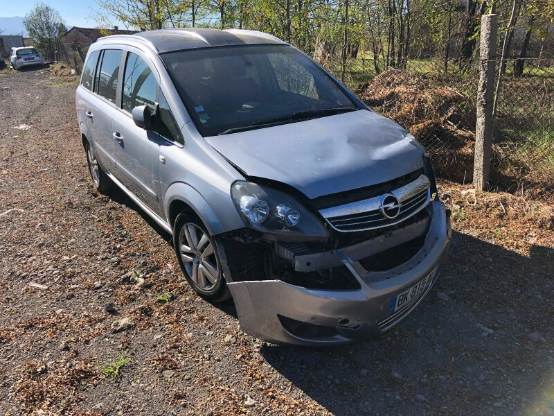 Opel Zafira 1.7 CDTI 6 ск. Панорама, снимка 1 - Автомобили и джипове - 47587466