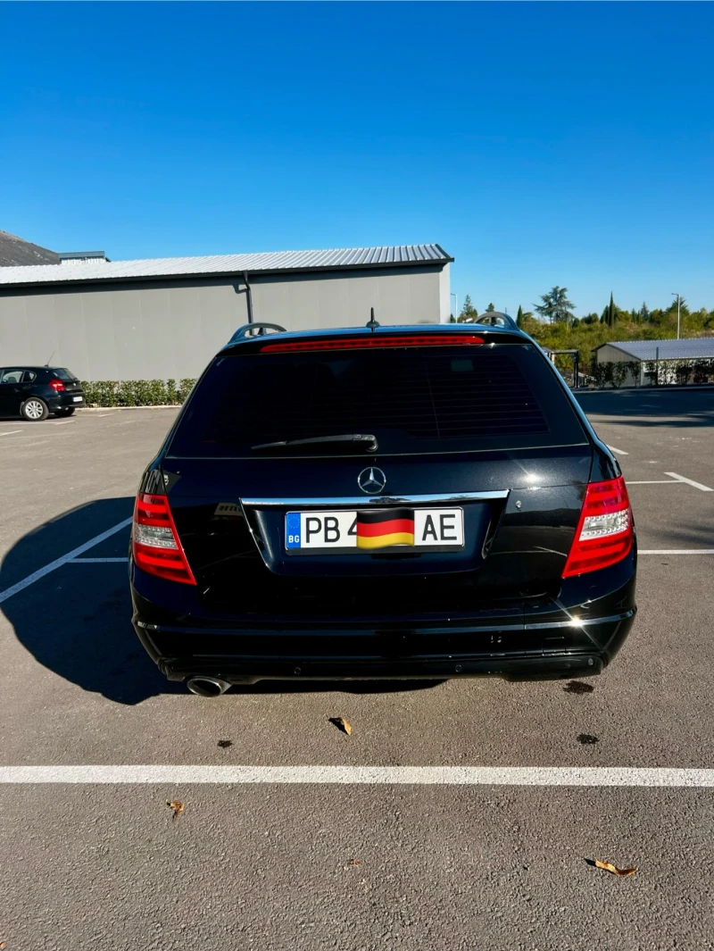 Mercedes-Benz C 220, снимка 4 - Автомобили и джипове - 47679635