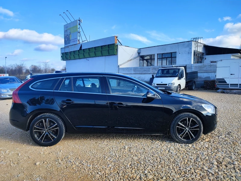 Volvo V60 D4 Momentum, снимка 3 - Автомобили и джипове - 48254149