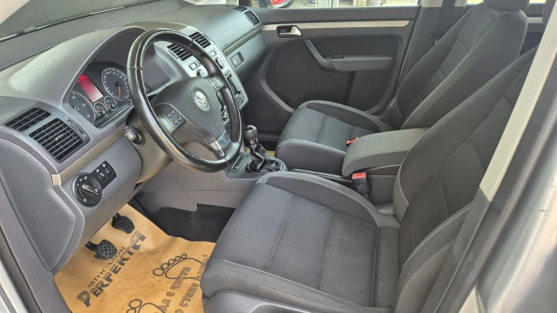 VW Touran 1.9TDI 105к.с, снимка 12 - Автомобили и джипове - 51061560