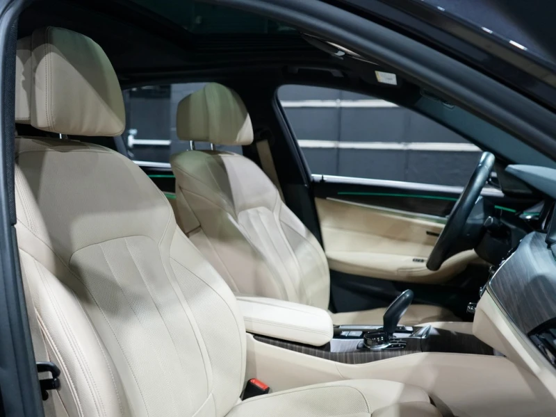 BMW 530E M SPORT * * HEAD UP * * СЕРВИЗНА КНИЖКА * * , снимка 12 - Автомобили и джипове - 53599595
