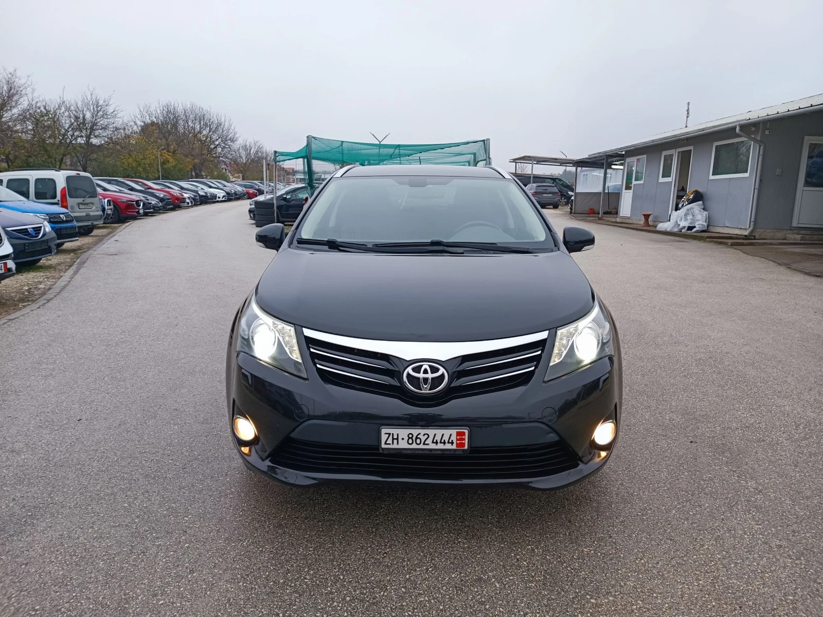 Toyota Avensis 2.0i-152кс-ШВЕЙЦАРИЯ-РЪЧКА-6ск-FACELIFT-KEYLESS, снимка 1