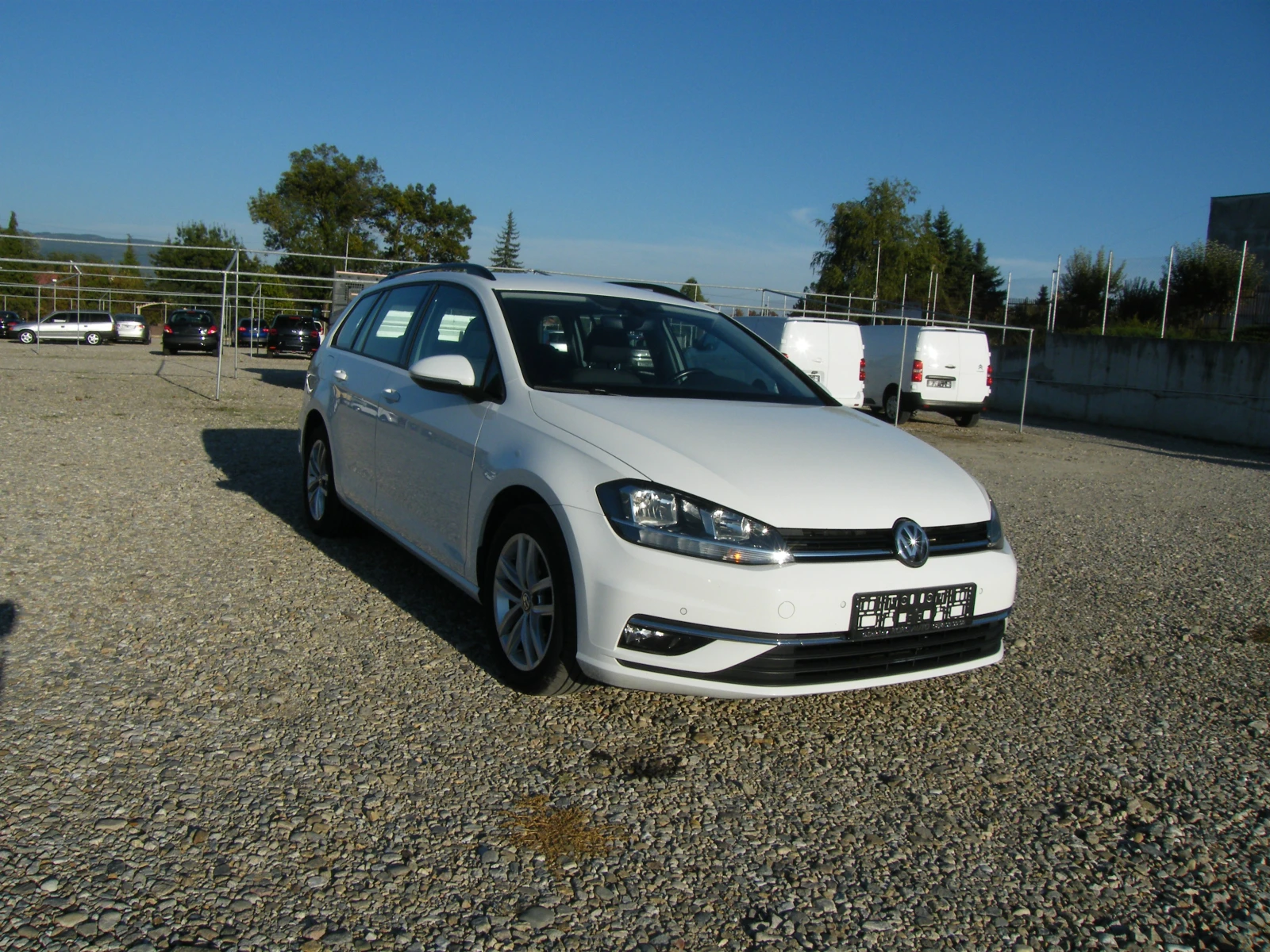 VW Golf 1.6TDI NAVI AVTOMATIK EURO6B - изображение 2