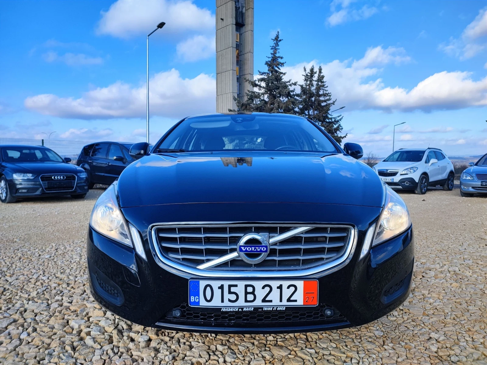 Volvo V60 D4 Momentum - изображение 2