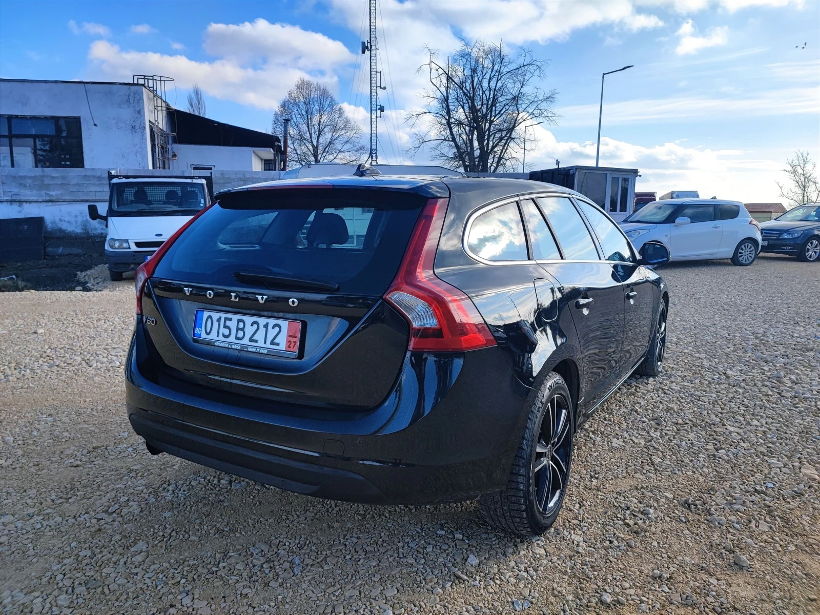 Volvo V60 D4 Momentum - изображение 5