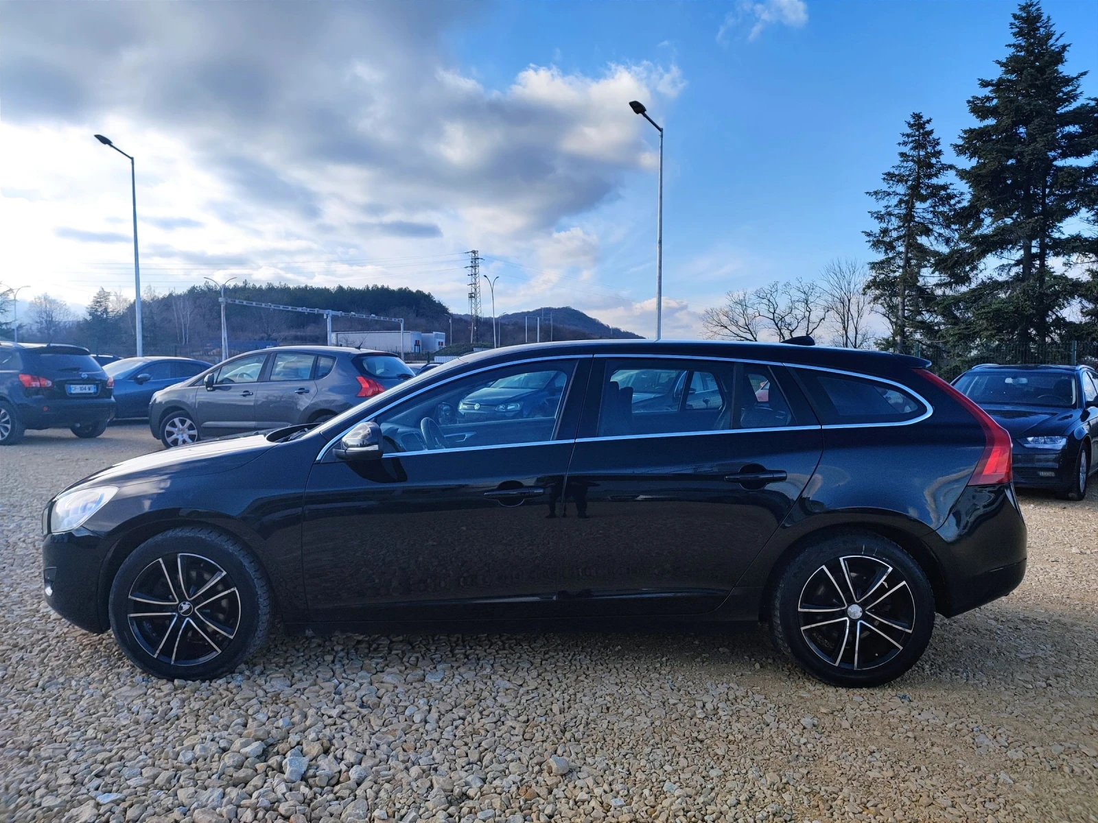 Volvo V60 D4 Momentum - изображение 4