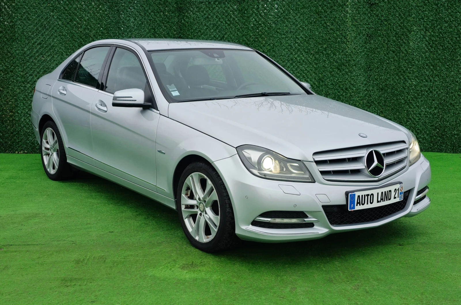 Mercedes-Benz C 250 250BlueEficiency* 204ск* AVANTGARDE - изображение 3