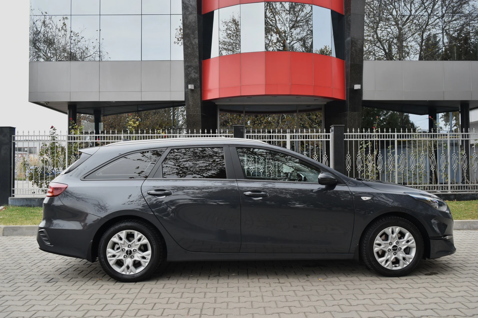 Kia Ceed Sportswagon 1.5 T-GDi DynamicLine - изображение 6