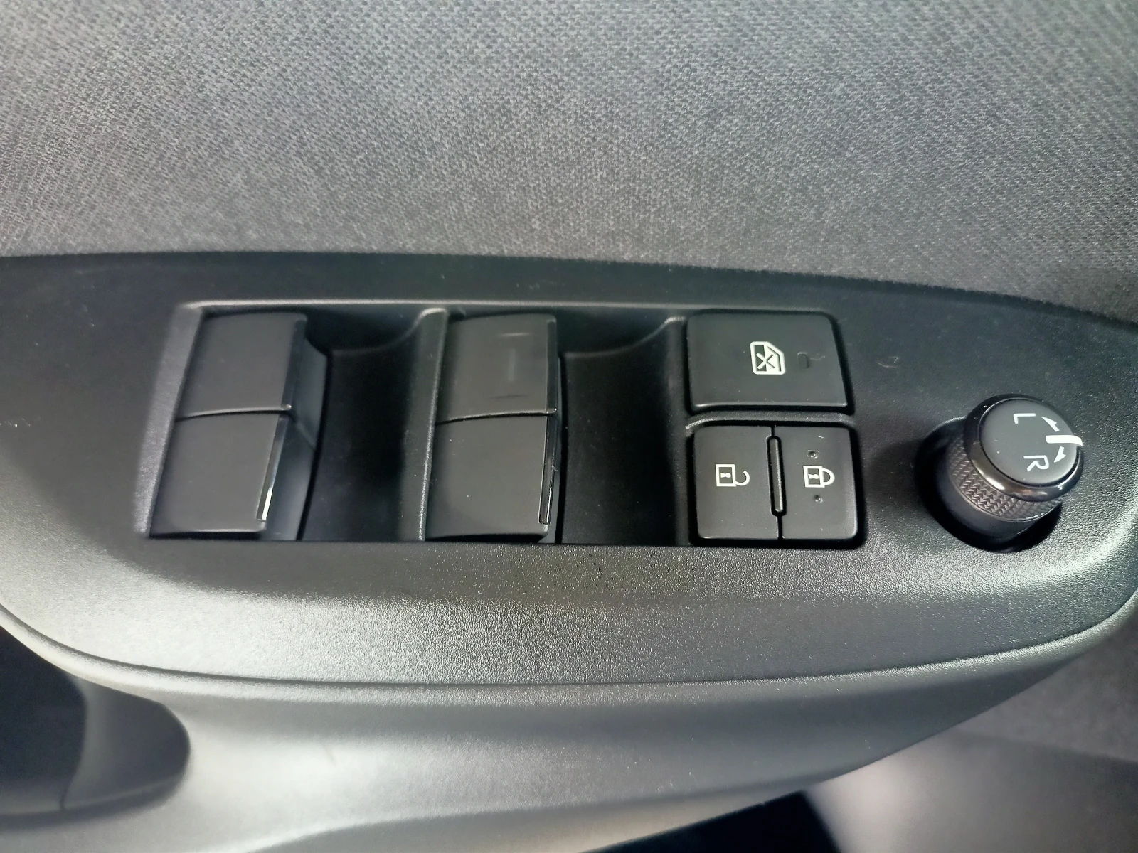 Toyota Yaris 1900  , 1.5  - CVT | Mobile.bg   14