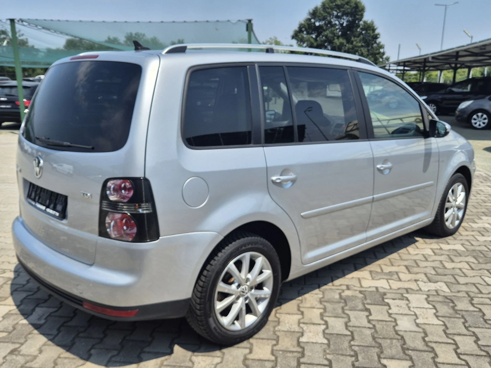 VW Touran 1.9TDI 105к.с - изображение 7
