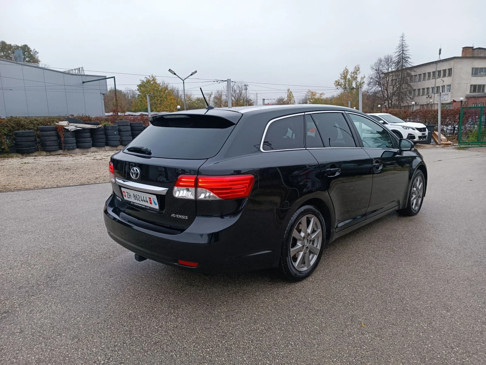 Toyota Avensis 2.0i-152кс-ШВЕЙЦАРИЯ-РЪЧКА-6ск-FACELIFT-KEYLESS - изображение 3