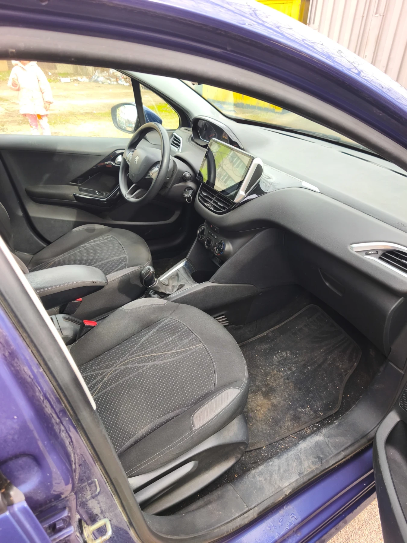 Peugeot 208 1.2  | Mobile.bg � ����������� 8