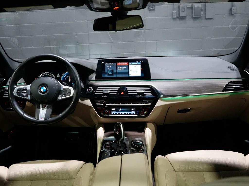 BMW 530E M SPORT * * HEAD UP * * СЕРВИЗНА КНИЖКА * *  - изображение 9