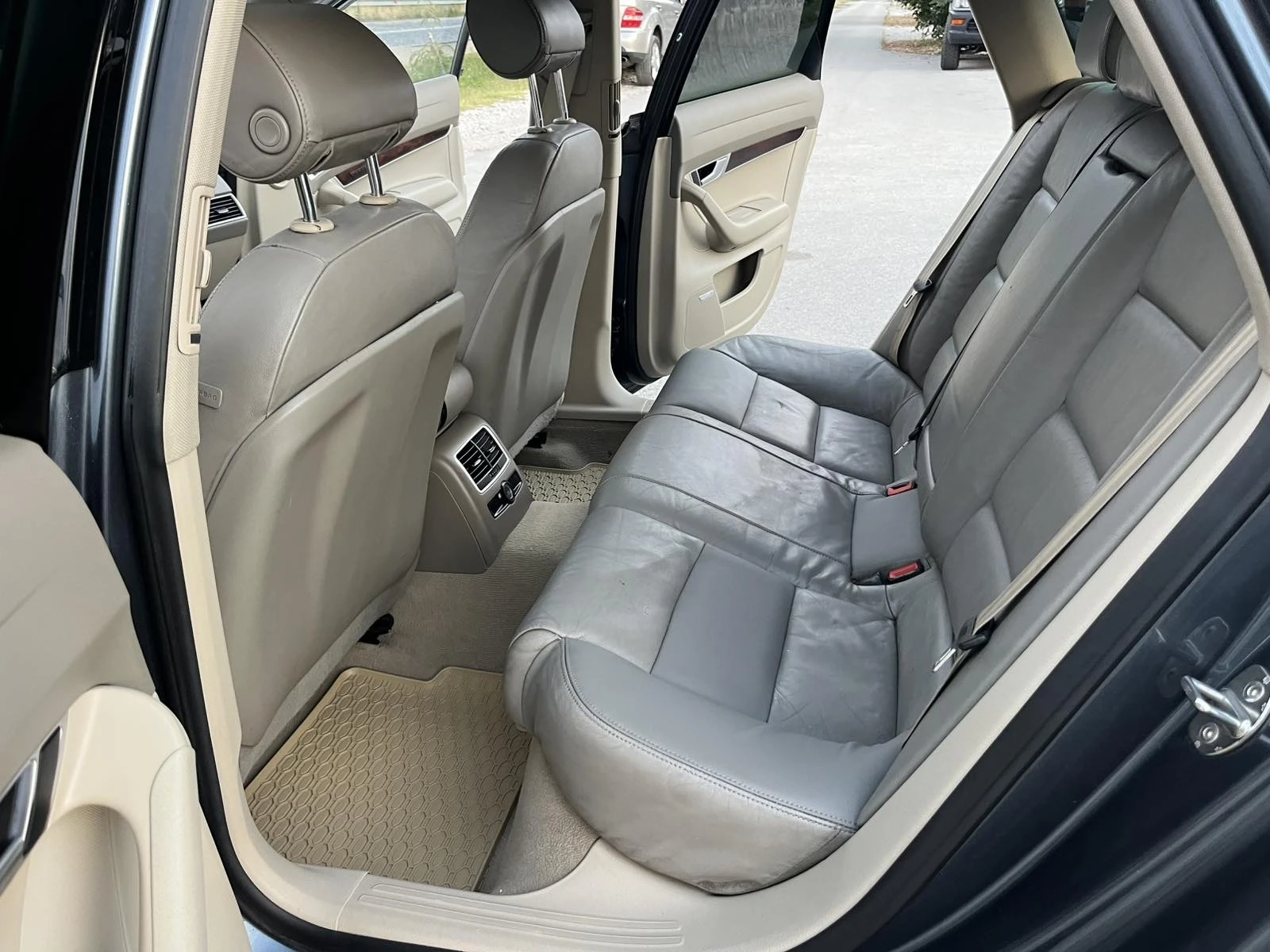 Audi A6 4.2FSI 350кс QUATTRO NAVI КСЕНОН BOSE ШВЕЙЦАРИЯ, снимка 8 - Автомобили и джипове - 53850596