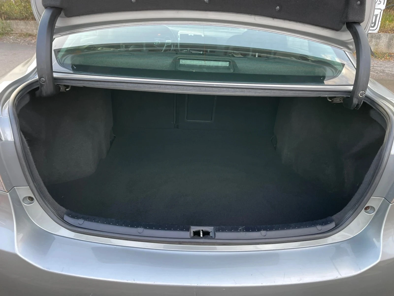 Toyota Avensis 2.0 D4d ПЕЧКА;КАМЕРА;ПОДГРЕВ СЕДАЛКИ, снимка 9 - Автомобили и джипове - 53975470