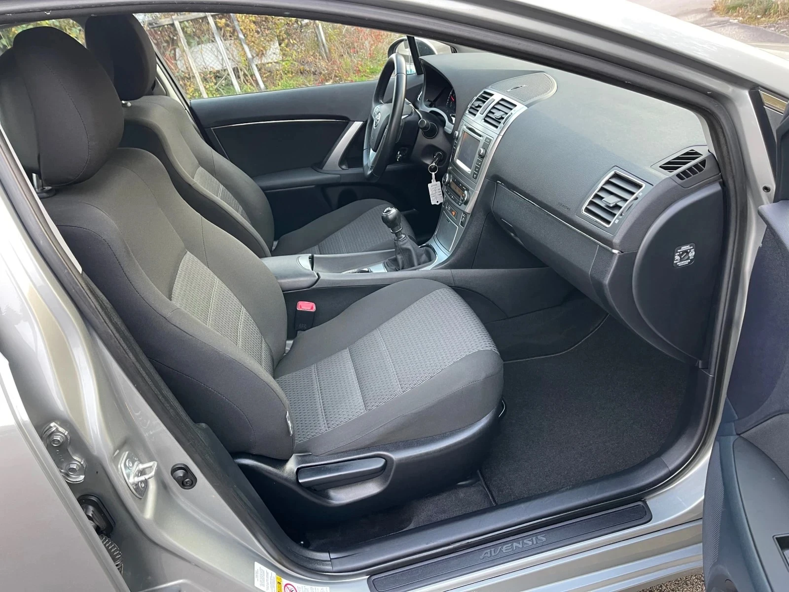 Toyota Avensis 2.0 D4d ПЕЧКА;КАМЕРА;ПОДГРЕВ СЕДАЛКИ, снимка 12 - Автомобили и джипове - 53975470