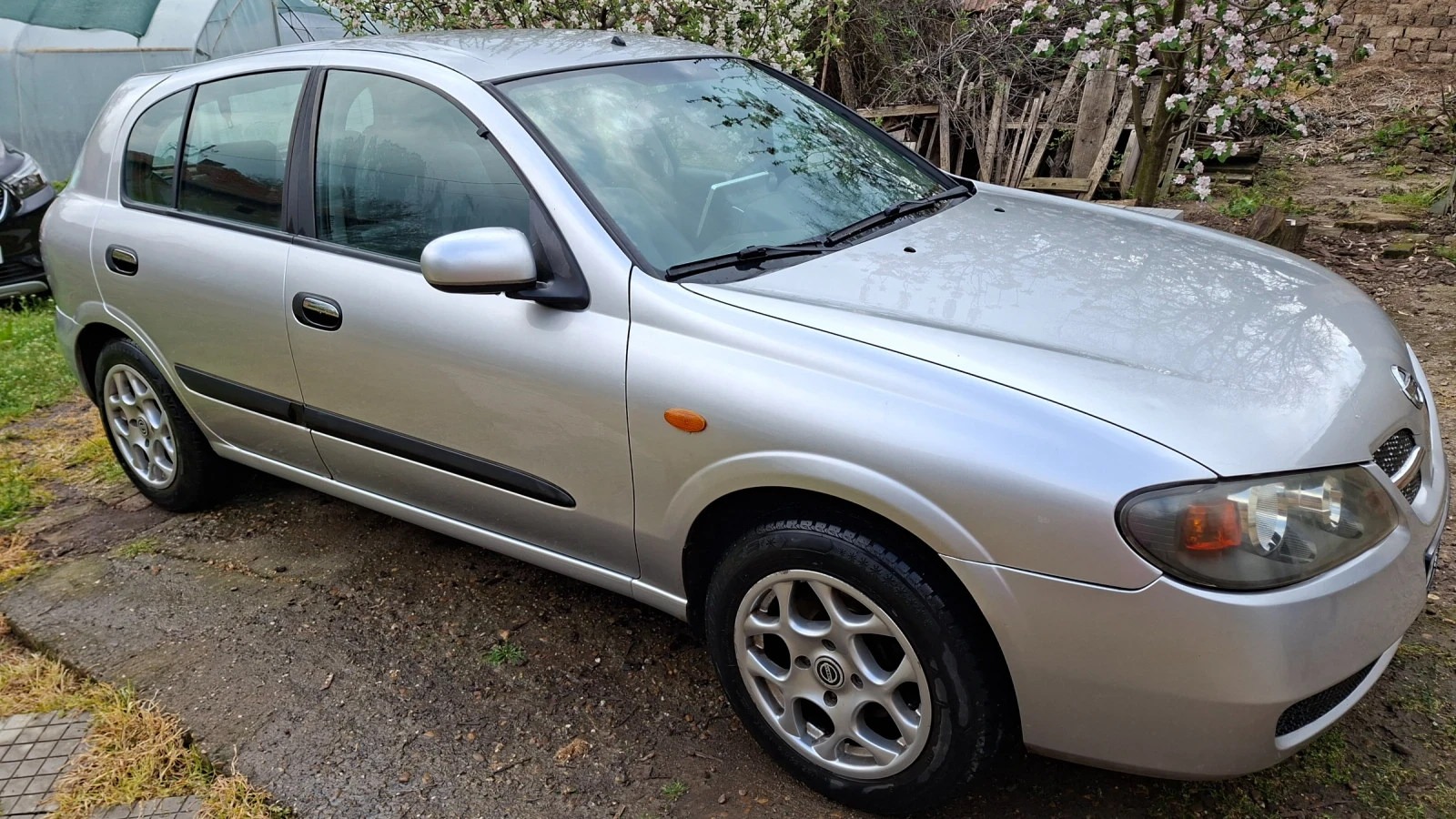 Nissan Almera, снимка 5 - Автомобили и джипове - 54237765