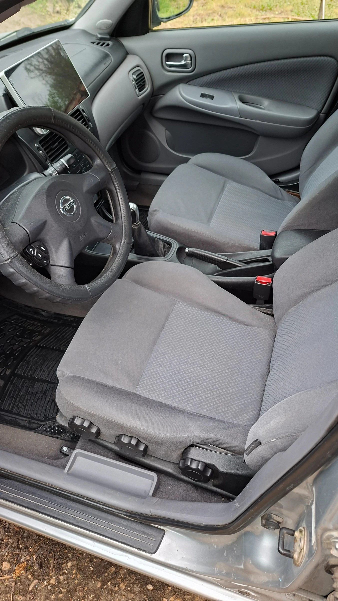 Nissan Almera, снимка 8 - Автомобили и джипове - 54237765