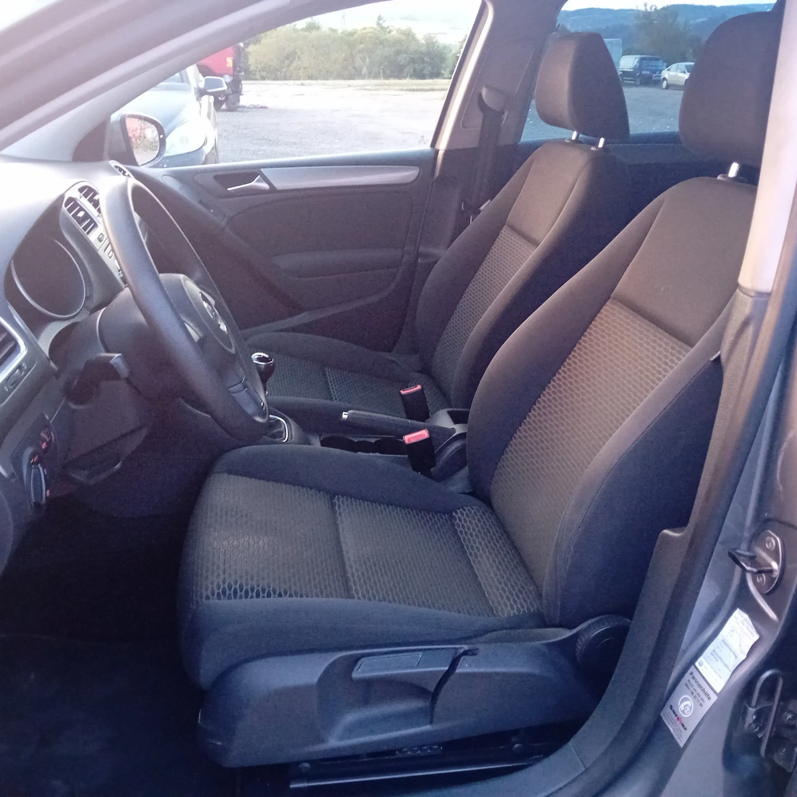 VW Golf 1.6 TDI 105k., снимка 7 - Автомобили и джипове - 54873965