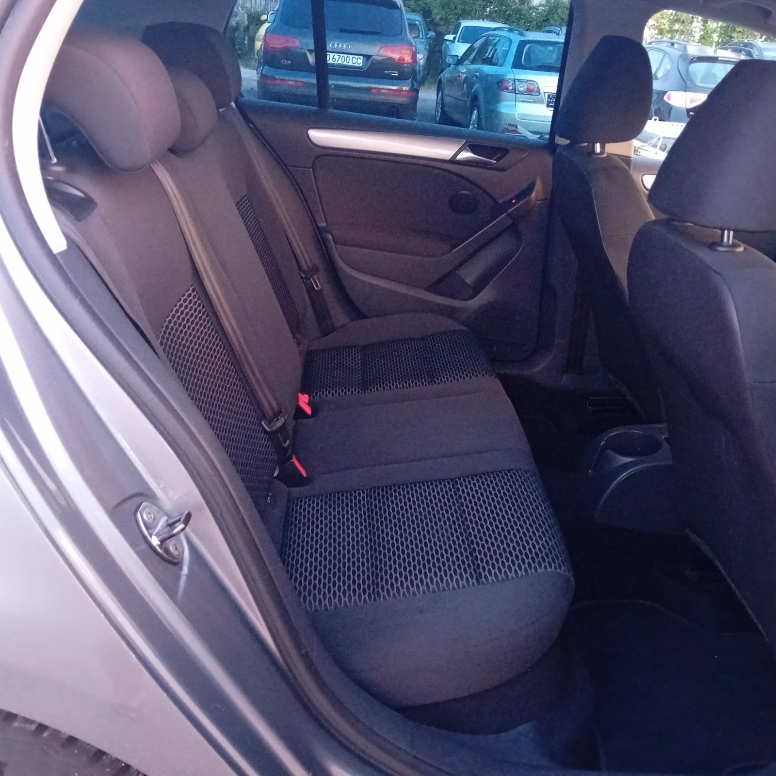VW Golf 1.6 TDI 105k., снимка 12 - Автомобили и джипове - 54873965