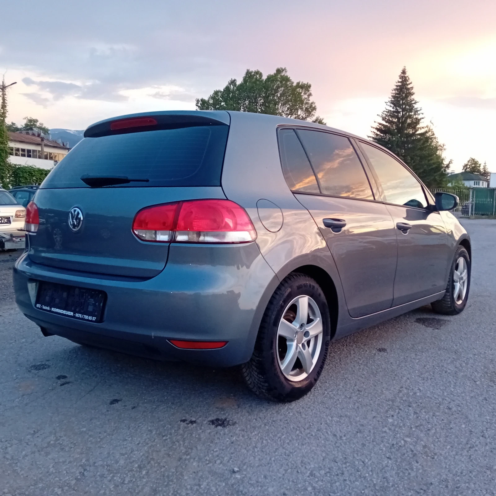 VW Golf 1.6 TDI 105k., снимка 5 - Автомобили и джипове - 54873965
