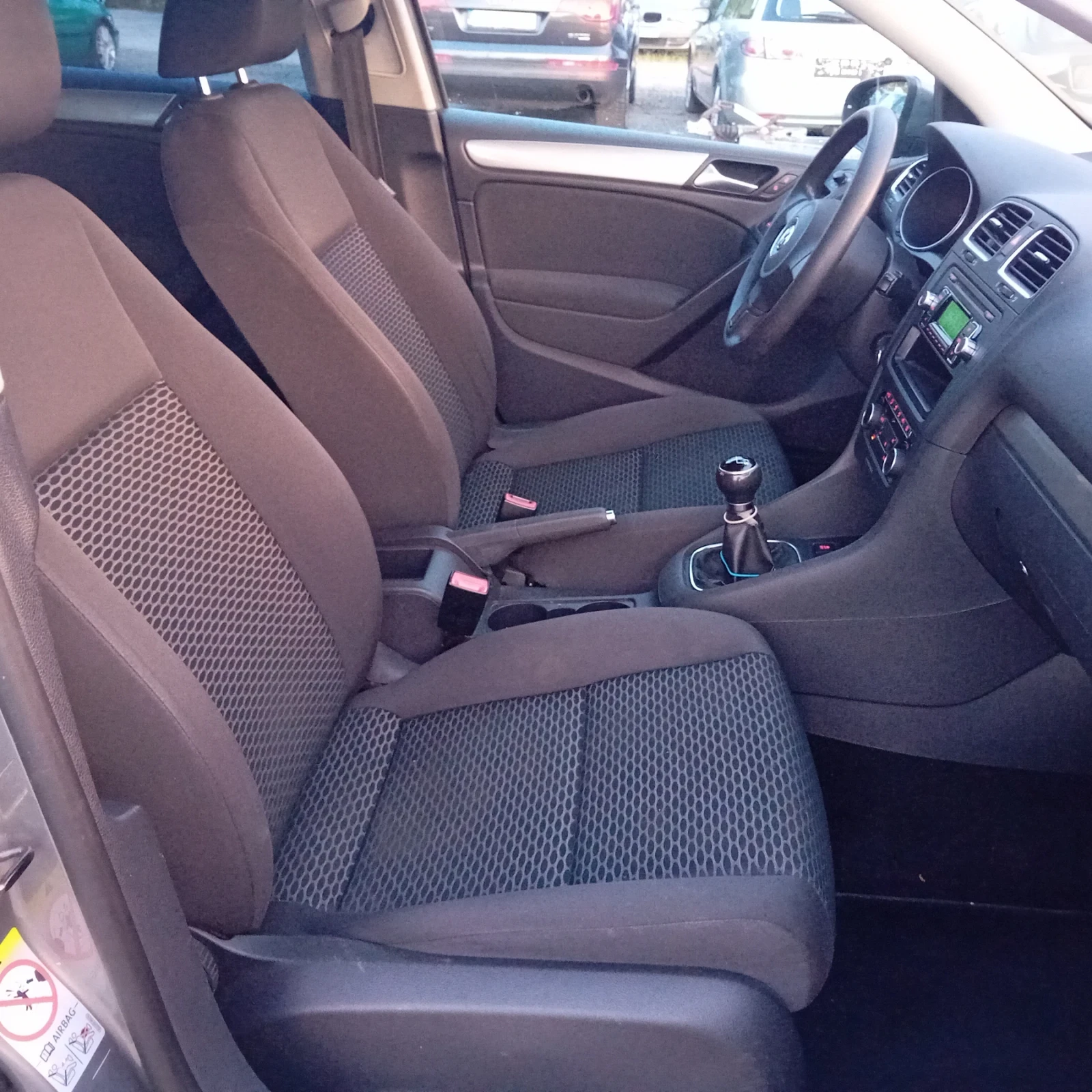 VW Golf 1.6 TDI 105k., снимка 9 - Автомобили и джипове - 54873965