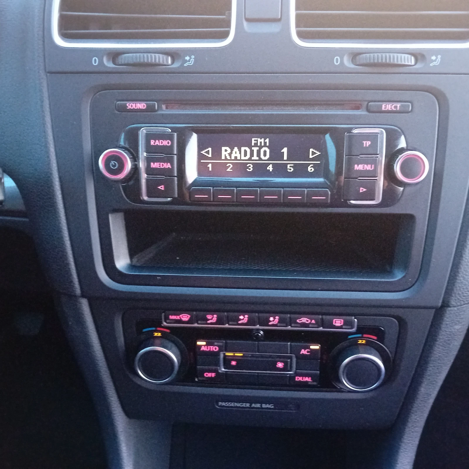 VW Golf 1.6 TDI 105k., снимка 11 - Автомобили и джипове - 54873965