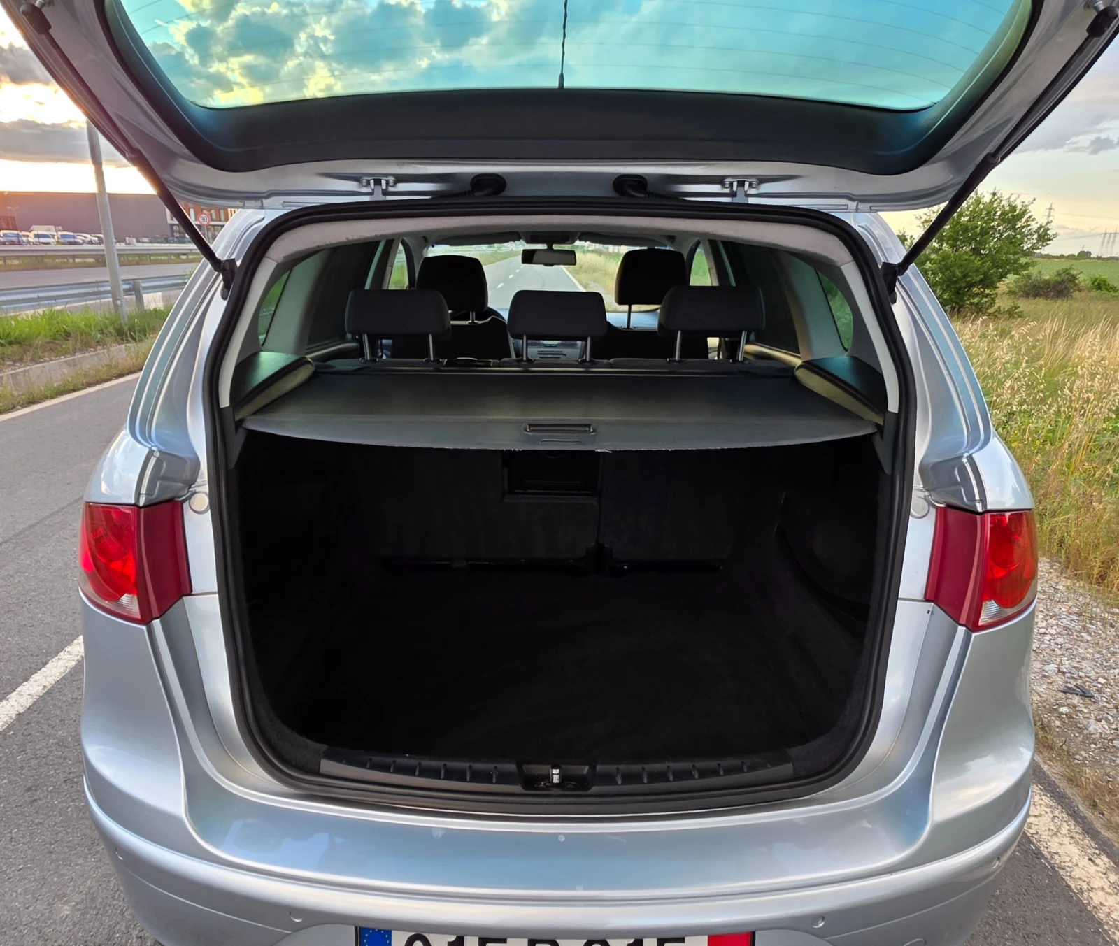 Seat Altea 1.9 TDI 105ks XL, снимка 12 - Автомобили и джипове - 54897345