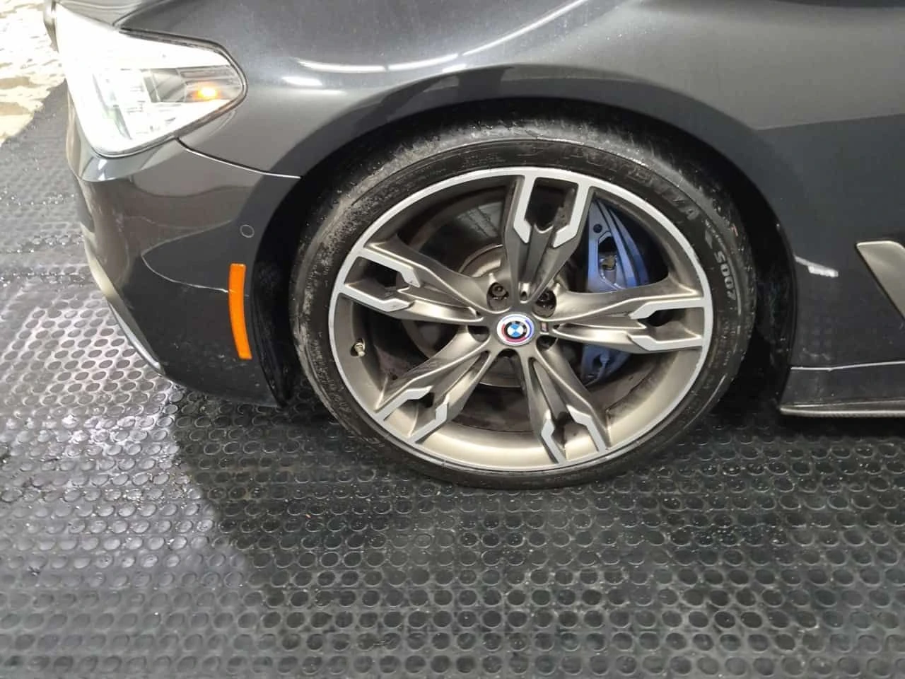 BMW 550 | M550I XDRIVE | CARFAX | БЕЗ ПЪРВОНАЧАЛНА ВНОСКА, снимка 6 - Автомобили и джипове - 55106084