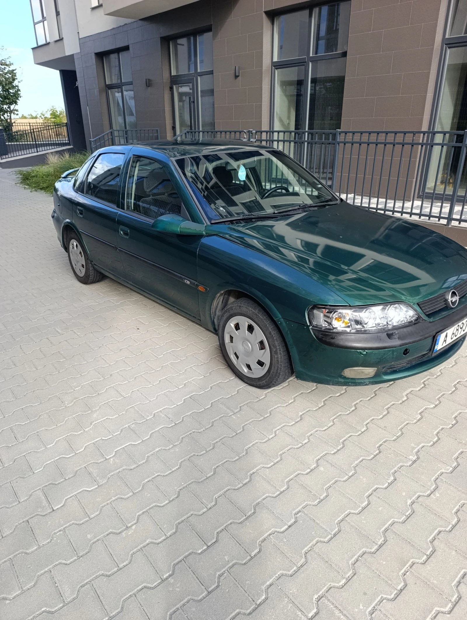 Opel Vectra 1.8, снимка 3 - Автомобили и джипове - 55436849