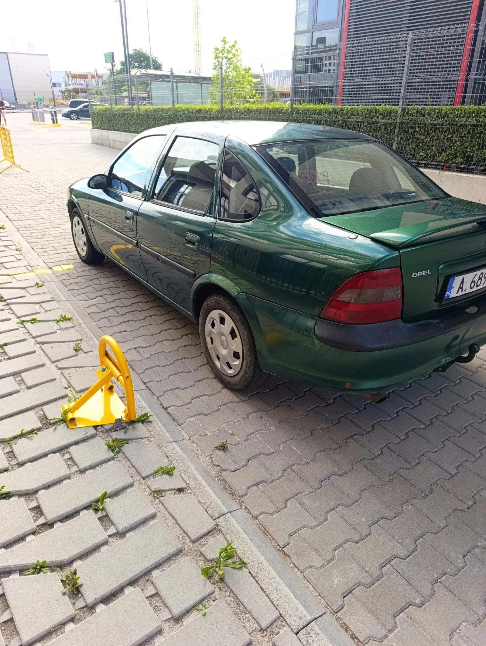 Opel Vectra 1.8, снимка 4 - Автомобили и джипове - 55436849