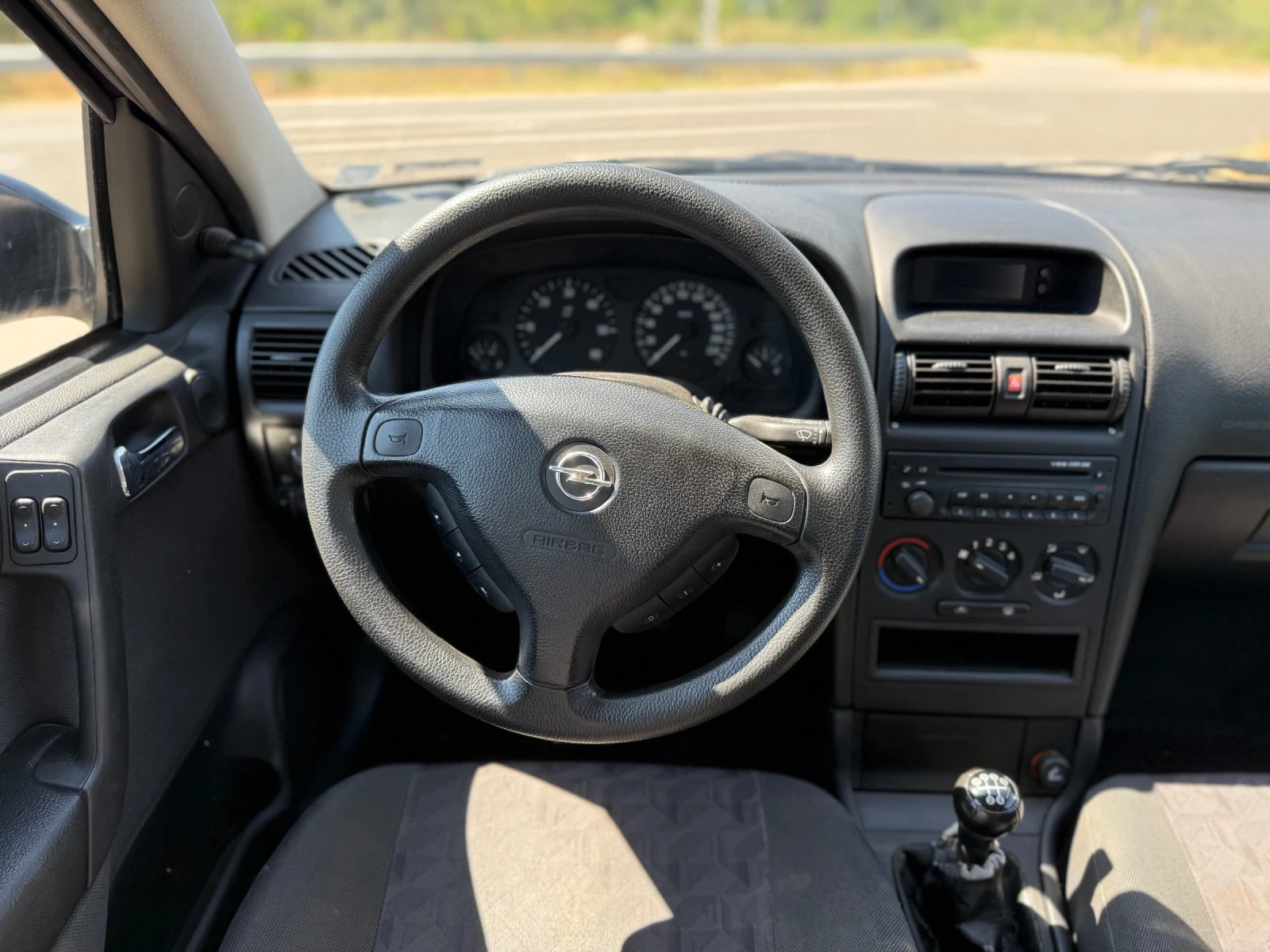 Opel Astra, снимка 11 - Автомобили и джипове - 55598458
