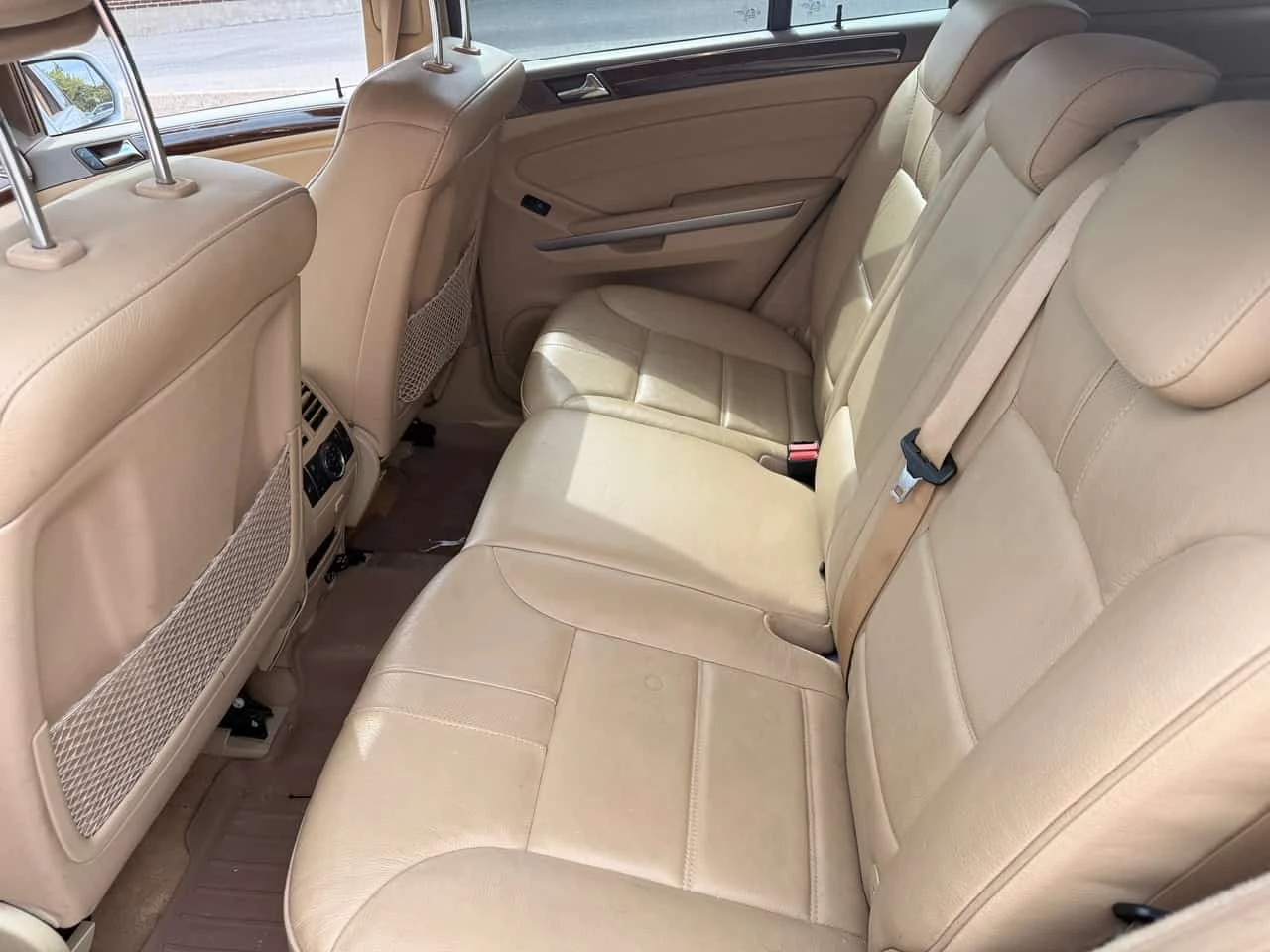 Mercedes-Benz ML 550 AMG * KEYLESS * AIRMAIC * ШИБИДАХ * CARFAX * , снимка 10 - Автомобили и джипове - 55784803