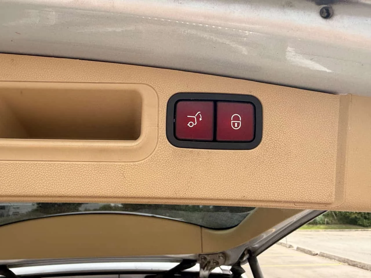 Mercedes-Benz ML 550 AMG * KEYLESS * AIRMAIC * ШИБИДАХ * CARFAX * , снимка 16 - Автомобили и джипове - 55784803
