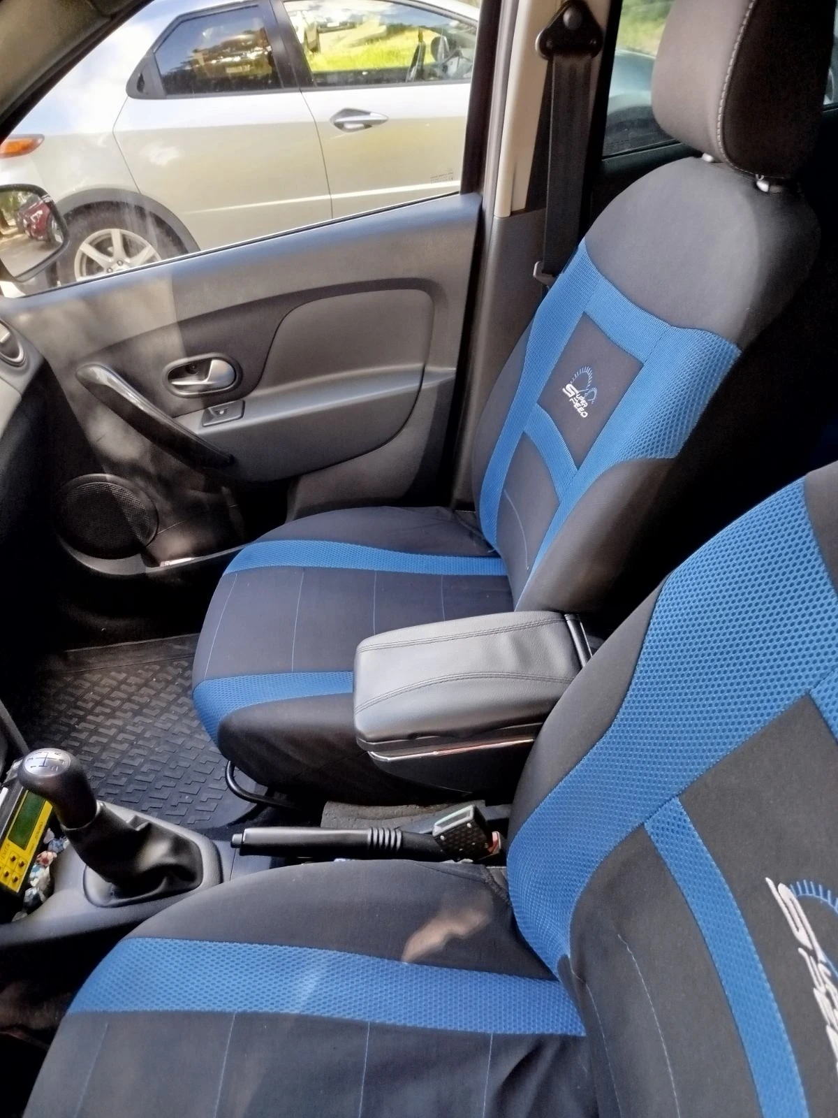 Dacia Logan 1000-GAZ, снимка 6 - Автомобили и джипове - 55958625